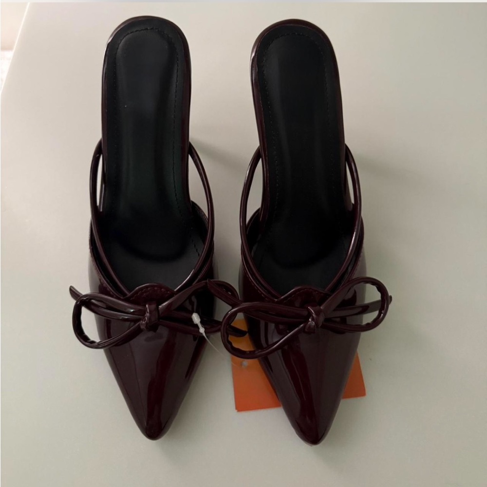 Chic Burgundy Pointed-Toe Mules